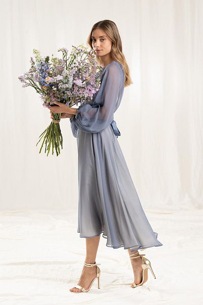 ss23_09 kleid mit weiten blusenärmeln