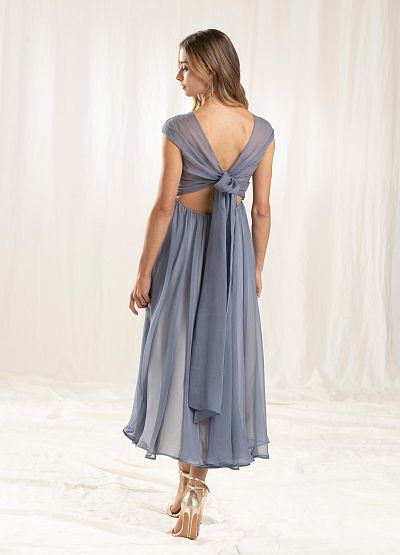 ss23_06 kleid mit butterflyrücken