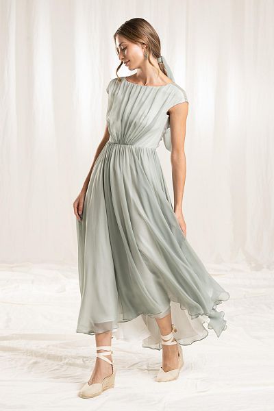ss23_06 kleid mit butterflyrücken
