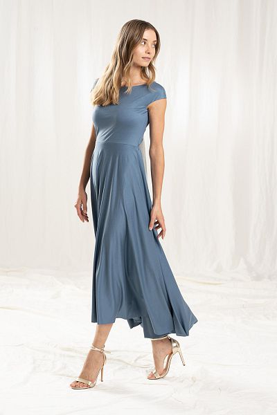 ss23_14 jerseykleid mit butterflyrücken