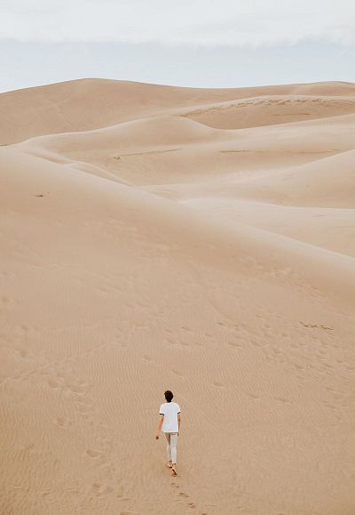 averie-woodard-azyq0zd8zai-unsplash-w-3