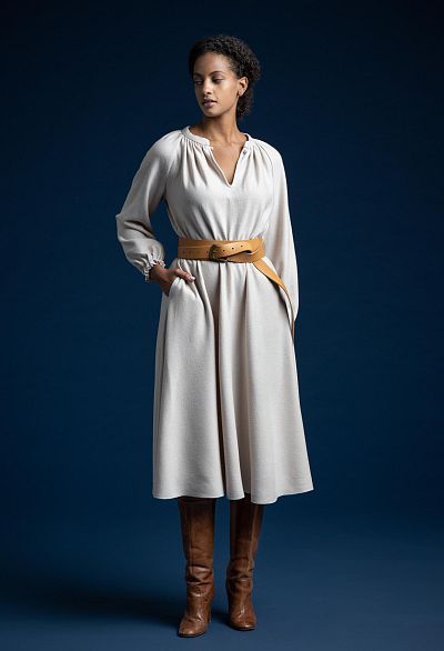 aw23_04 kleid am kragen gerafft