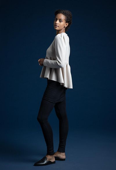 aw23_10 pulli mit volant