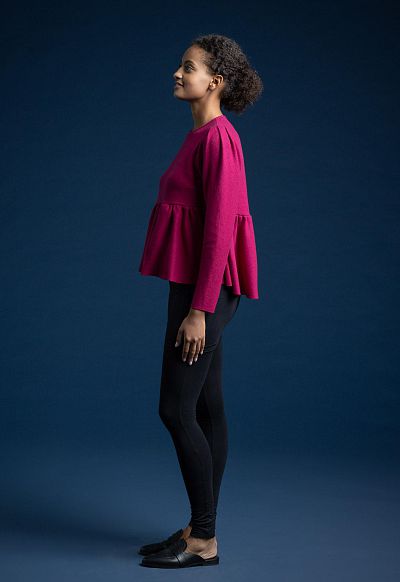 aw23_10 pulli mit volant