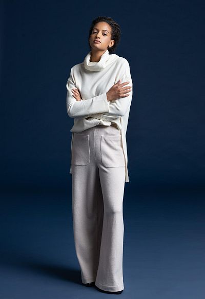 aw23_09 strickhose mit aufgesetzten taschen