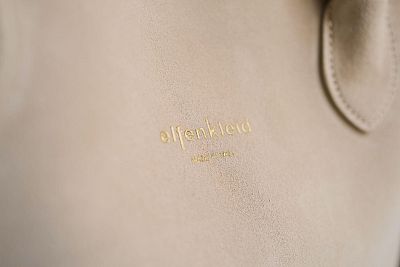 elfenkleid-ledertasche-2023-1150481-7