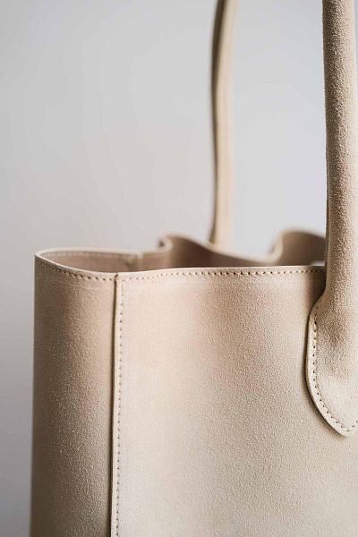 elfenkleid-ledertasche-2023-1150486-1