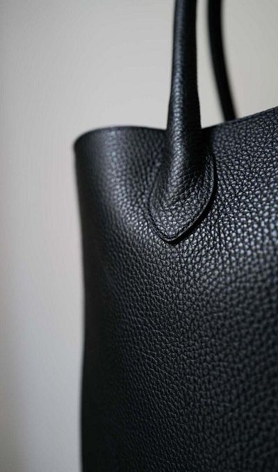 elfenkleid-ledertasche-2023-1150495-8-2
