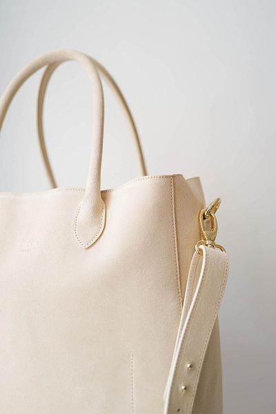 elfenkleid-ledertasche-2023-1150516-3