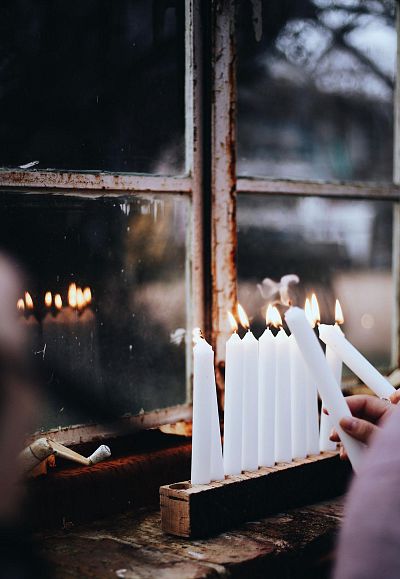 enrique-macias-jx-zolnd6bk-unsplash-w-3