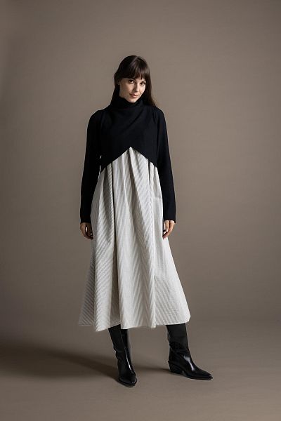 aw24_06 walkpullikleid