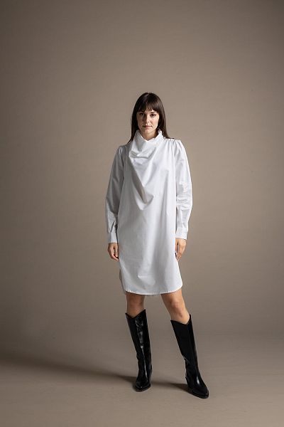 nos_84 popelinekleid mit hohem wasserfallkragen